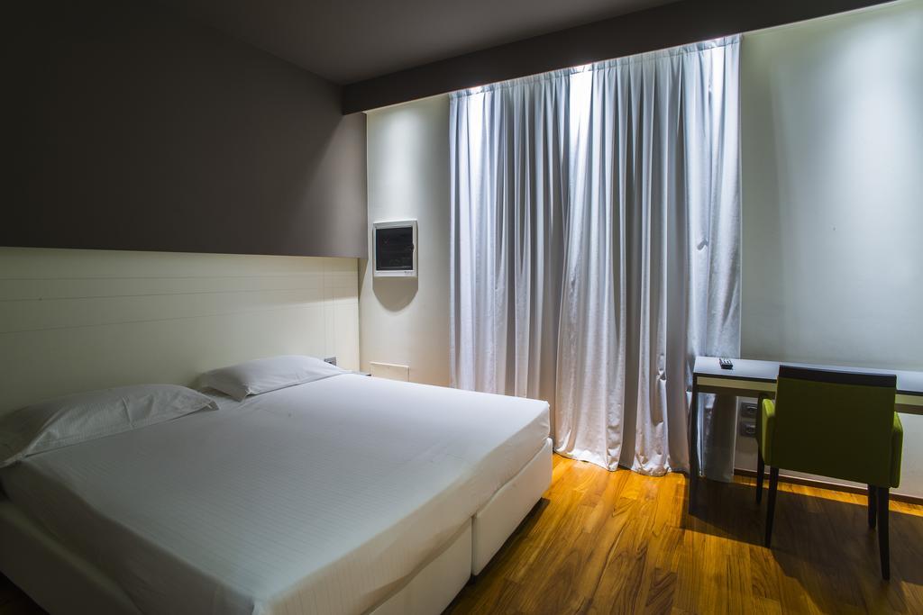 Hotel Mariet Romano di Lombardia Exterior foto
