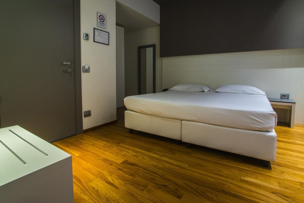 Hotel Mariet Romano di Lombardia Exterior foto